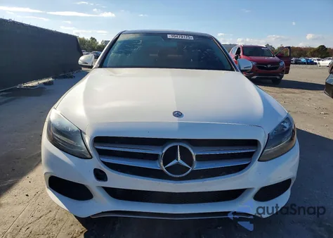 2017 Mercedes-Benz C 300 из США, поврежденный, VIN 55SWF4JB2HU215276